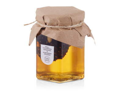 Мед с сосновыми шишками и кедровыми орехами