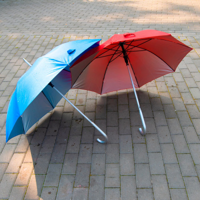 Зонт-трость с пластиковой ручкой  "под алюминий" "Silver", полуавтомат; красный с серебром; D=103 cм