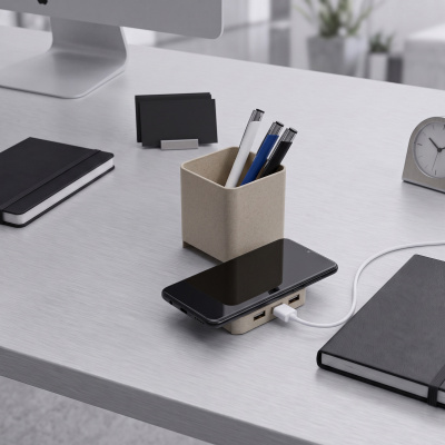 Настольный органайзер Cubic с функциями USB-хаба и беспроводной зарядки