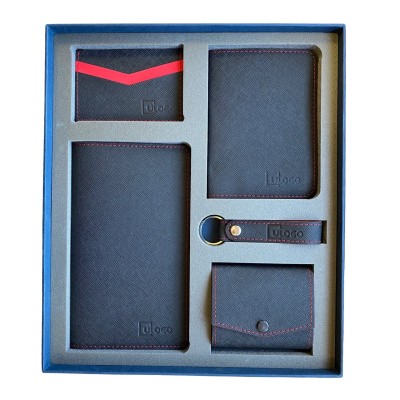 Подарочный набор из натуральной кожи: кардхолдер, брелок, миникошелек, турконверт, обложка для паспорта